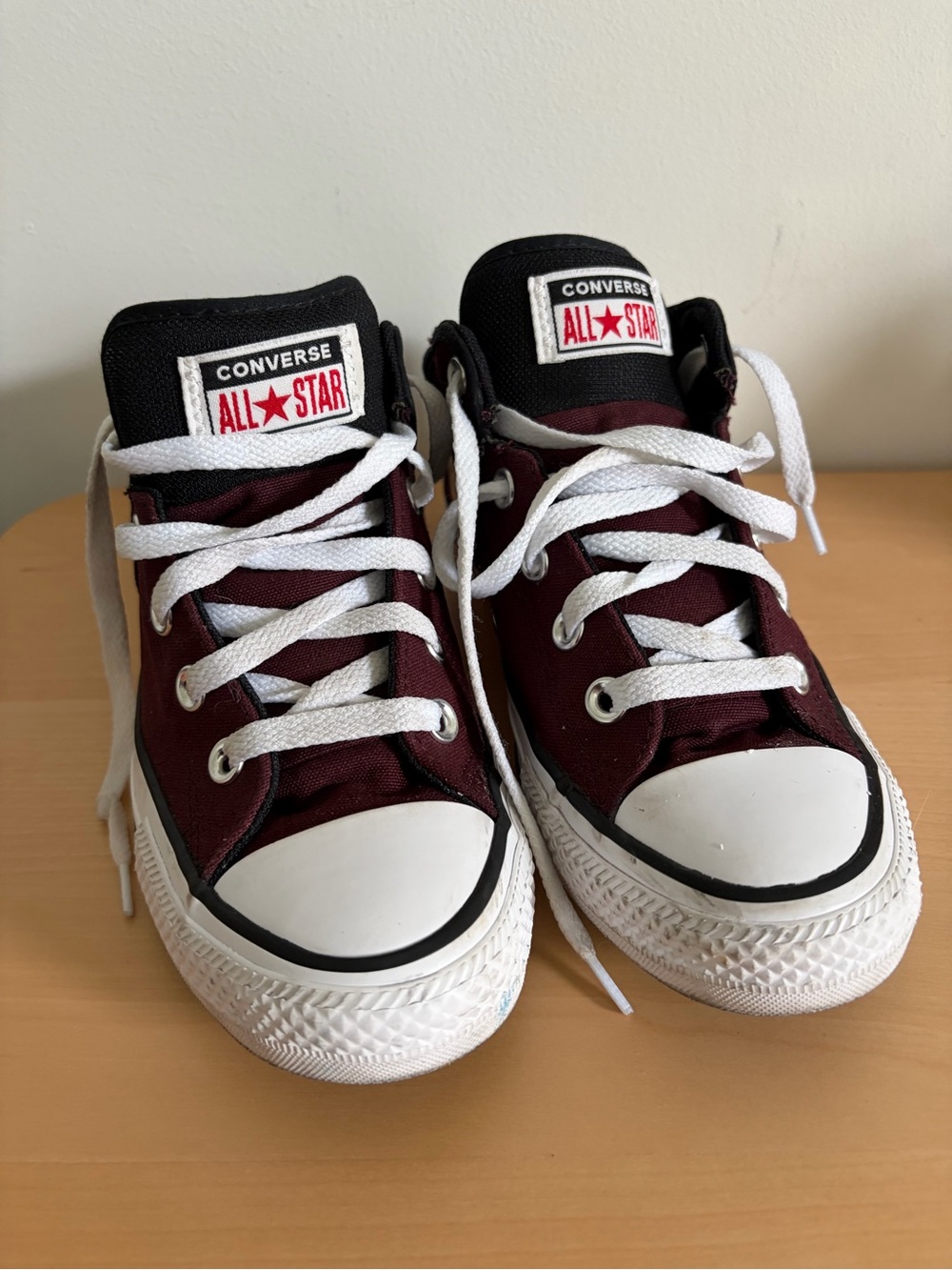 Like new!! Converse Kids Burgundy and White Low Top Sneakers